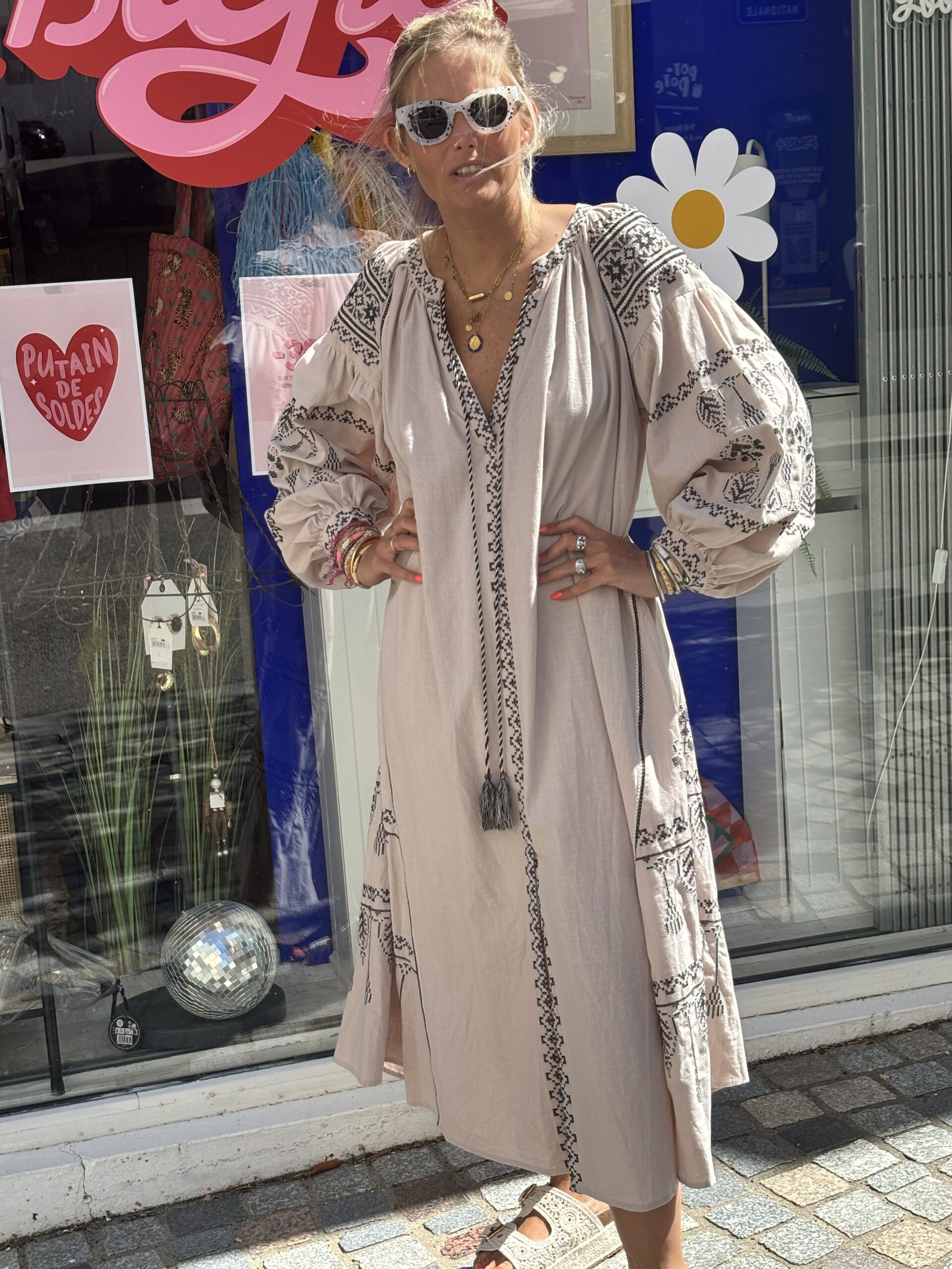 Robe Carlotta